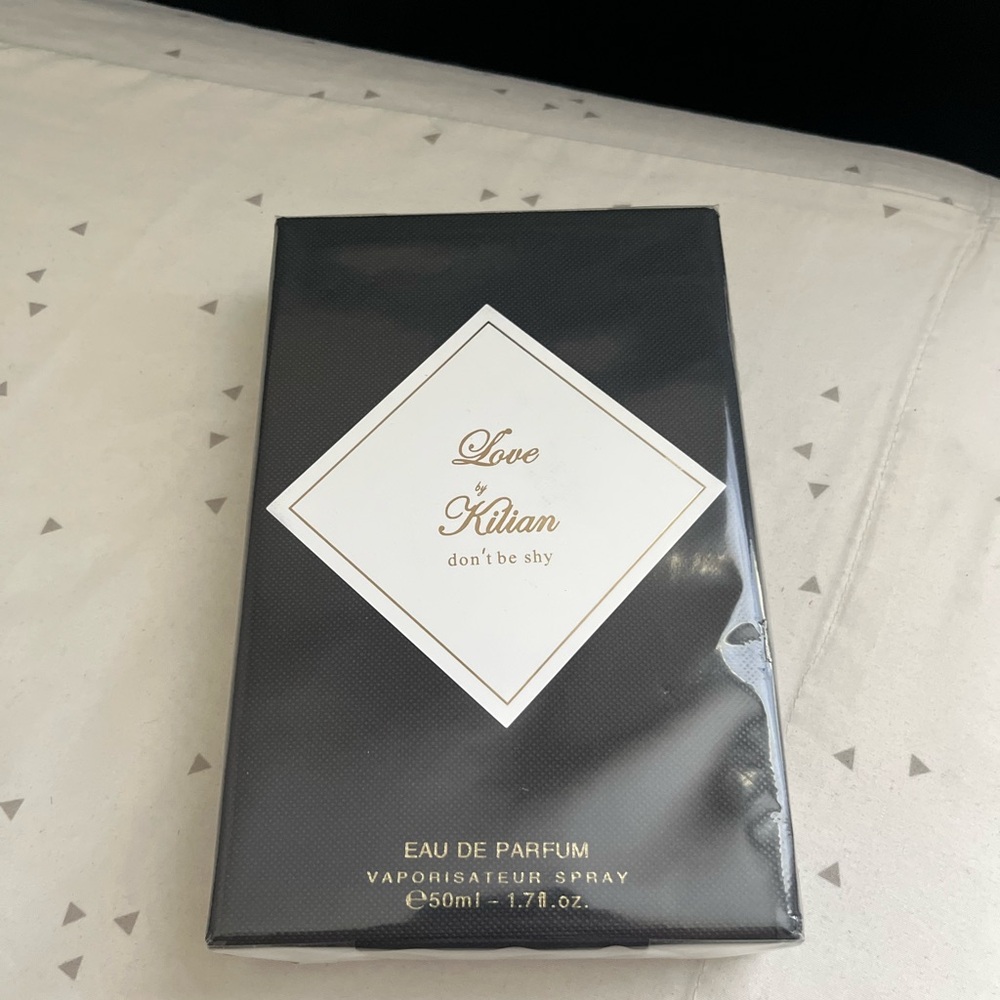 Elegant Black Bath & Body Essentials